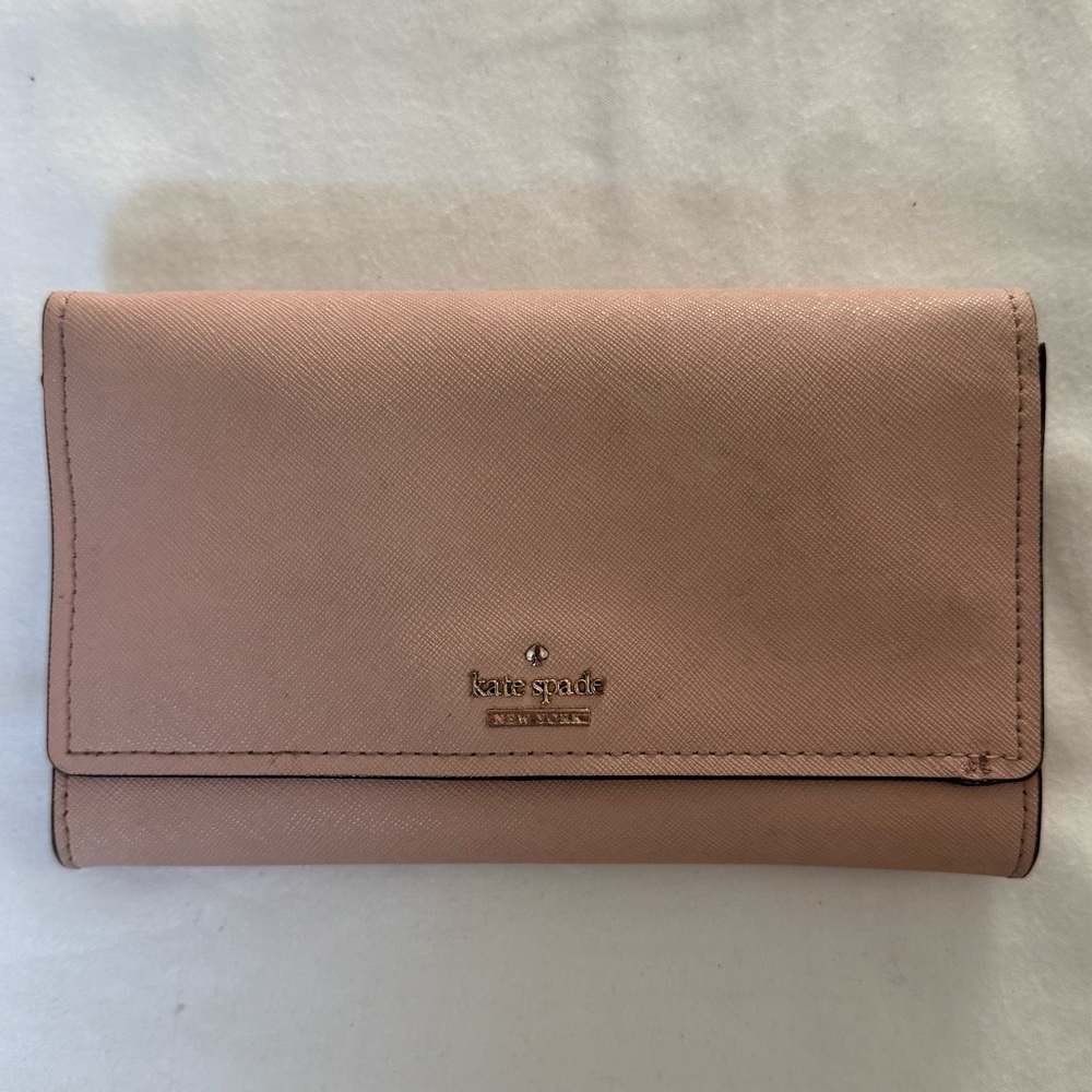 Kate Spade Pink Wallet Sleek Design | $18